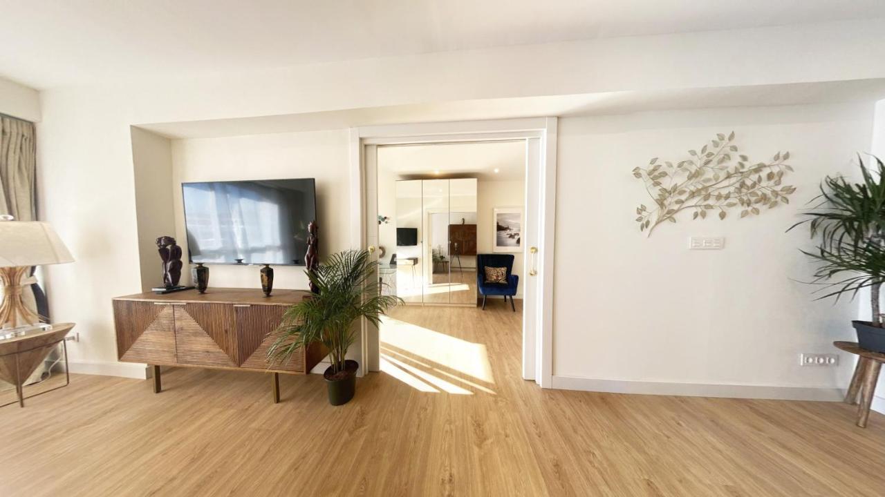 סן סבסטיאן Miramar Luxurious Flat, 3 Double Rooms, Free Parking, Terrace, Completely New מראה חיצוני תמונה
