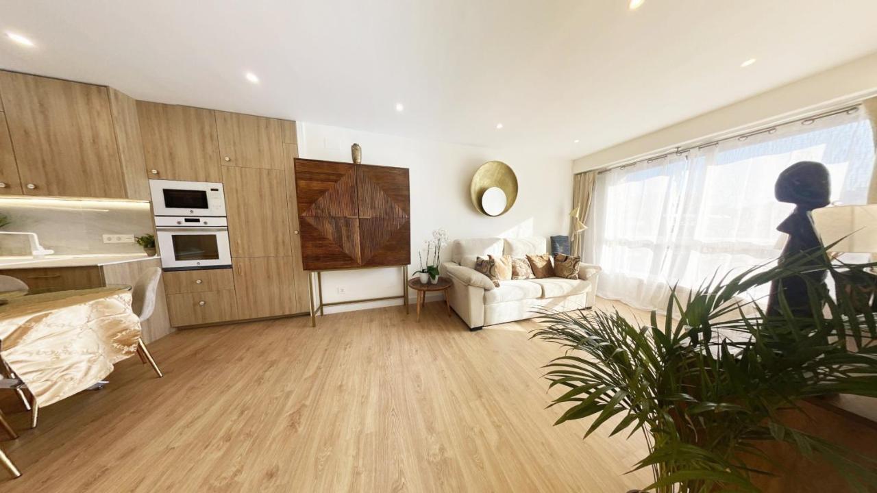 סן סבסטיאן Miramar Luxurious Flat, 3 Double Rooms, Free Parking, Terrace, Completely New מראה חיצוני תמונה