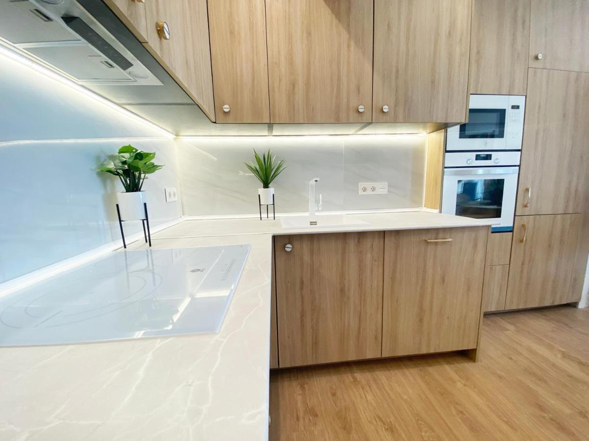 סן סבסטיאן Miramar Luxurious Flat, 3 Double Rooms, Free Parking, Terrace, Completely New מראה חיצוני תמונה