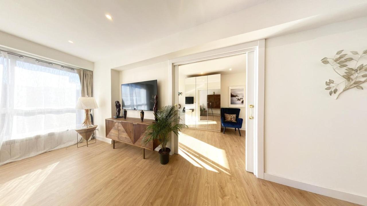 סן סבסטיאן Miramar Luxurious Flat, 3 Double Rooms, Free Parking, Terrace, Completely New מראה חיצוני תמונה