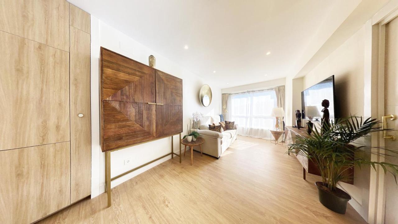 סן סבסטיאן Miramar Luxurious Flat, 3 Double Rooms, Free Parking, Terrace, Completely New מראה חיצוני תמונה