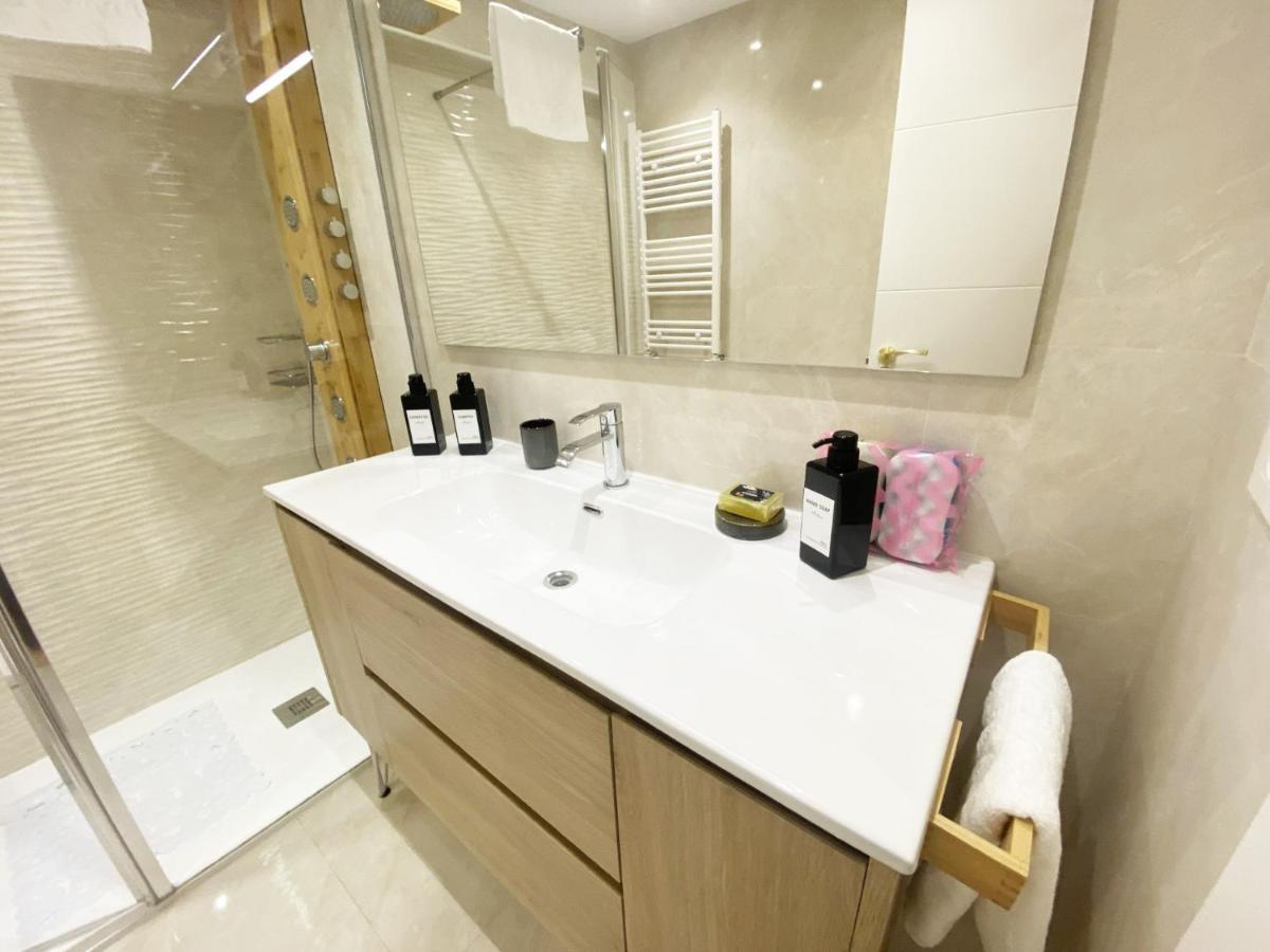 סן סבסטיאן Miramar Luxurious Flat, 3 Double Rooms, Free Parking, Terrace, Completely New מראה חיצוני תמונה